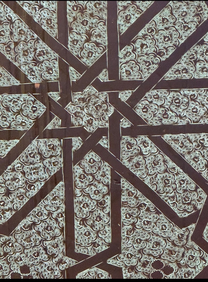 A MASSIVE ISLAMIC BRASS PLATTER/TABLE TOP - 3