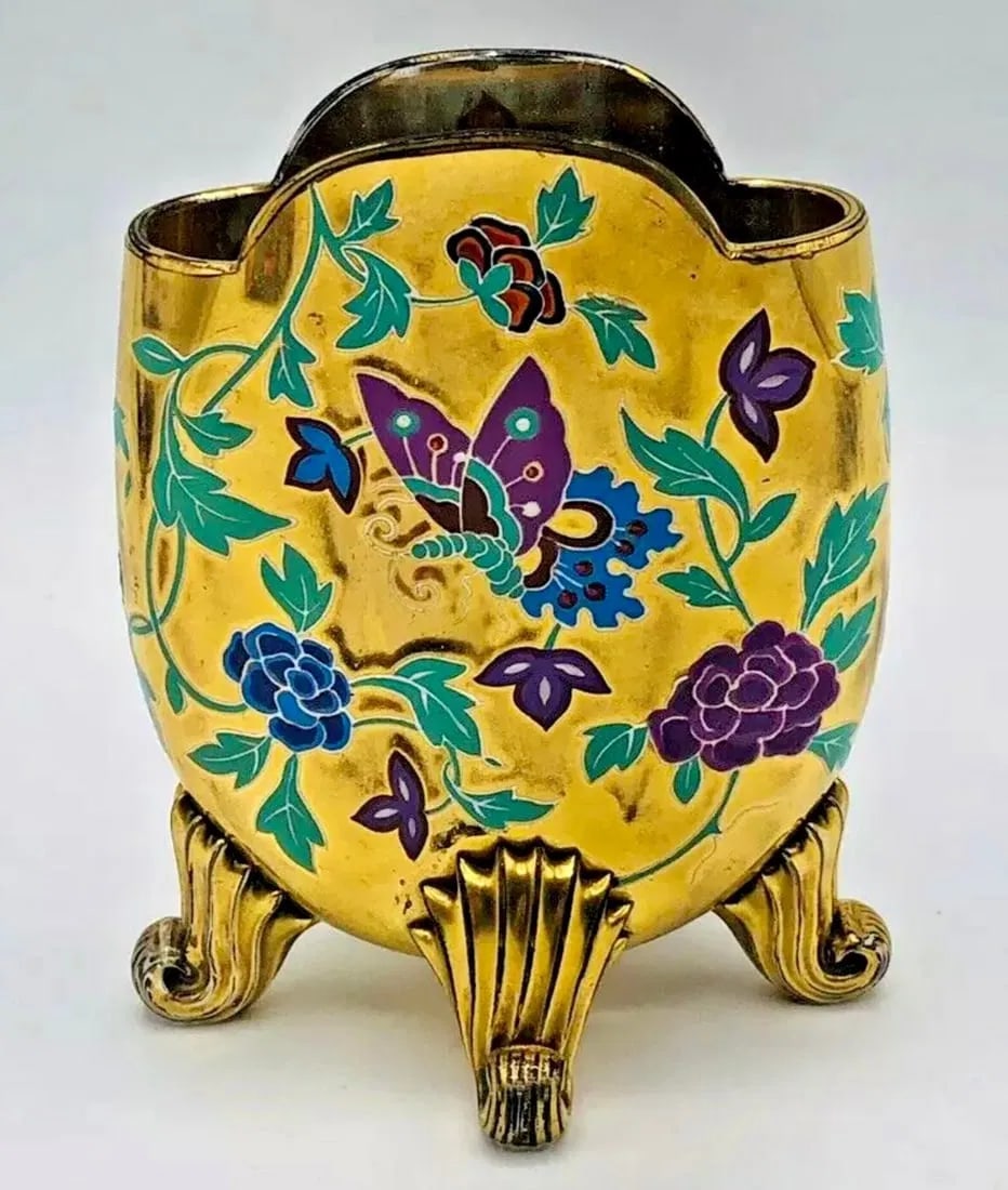 A MAGNIFICENT GOLD MOSER ENAMELLED VASE: Circa 1900. Measures 5 inches H., 4 inches W. In excellent condition. Estimate $500-600