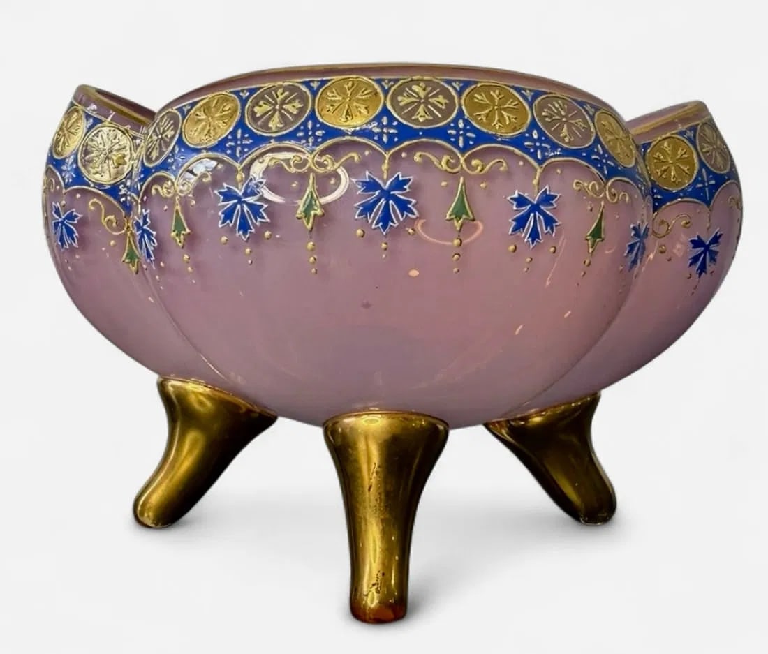 A GOOD SIGNED MOSER ENAMELLED BOWL: Circa 1900. Measures 6 inches x 4 inches x 4 inches h. In good condition. Estimate $500-600