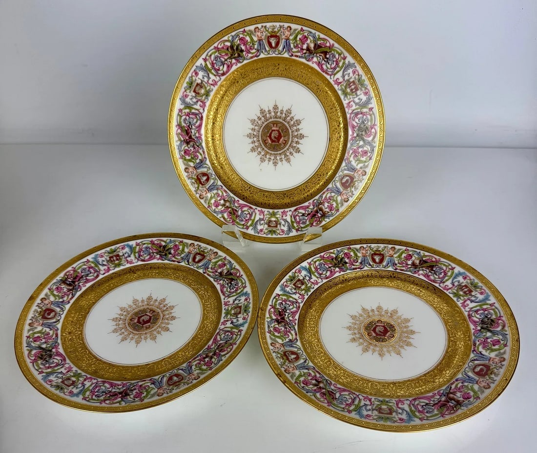 SET OF 3 SEVRES PLATES: Circa 1846. Measure 7.25 inches d. All in perfect condition. Estimate $600-800