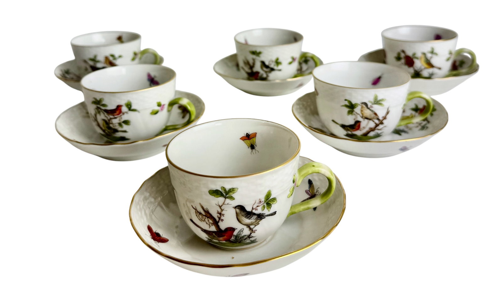SET OF 6 HERENED ROTHCHILD PATERN CUPS AND SAUCERS: All in excellent condition. Estimate $1000-1200