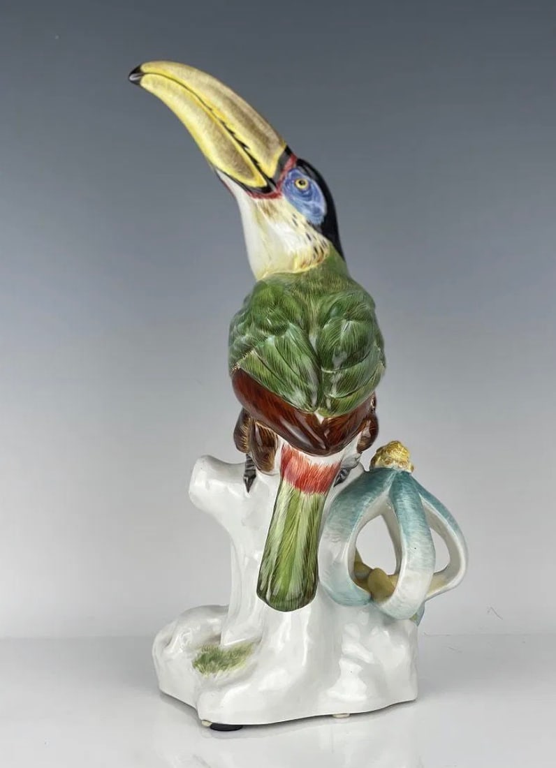 LARGE MEISSEN TUCAN BY PAUL WALTHER (1 of 6)