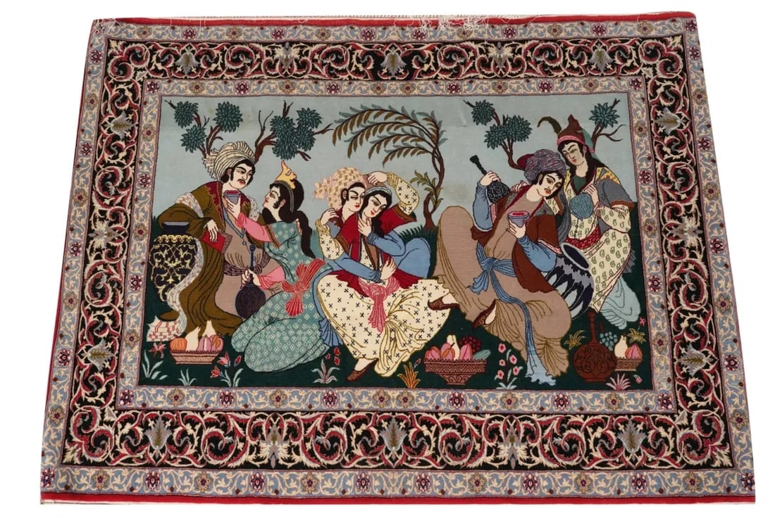ISPHAHAN PICTORIAL RUG: Good Persian hand made pictorial carpet. Finely woven, silk foundation.Dimensions : 4' x 5'2". In good used condition. Estimate $1500-2000