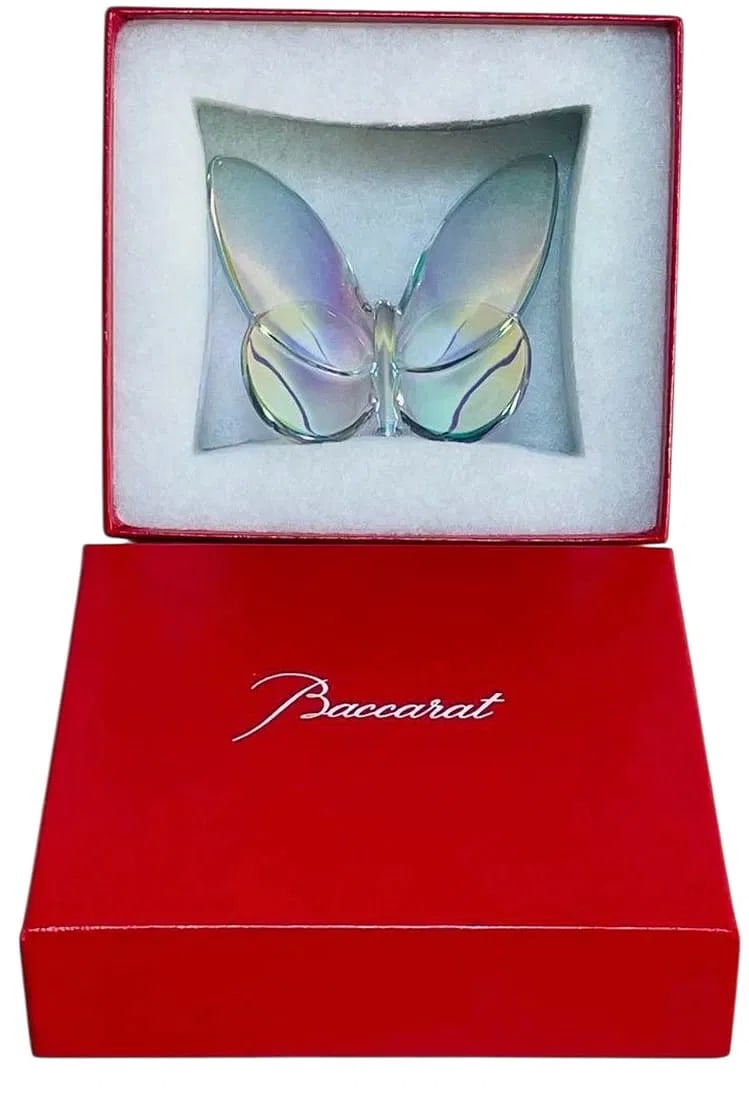 BACCARAT BUTTERFLY: In original Baccarat presentation box. In excellent condition. Estimate $300-400