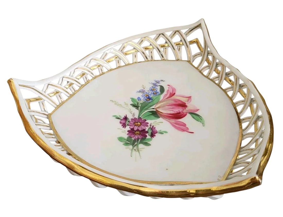 A VERY UNUSUAL SHAPE MEISSEN DISH: Circa 1900. Measures 8.5 inches . In excellent condition. Estimate $400-500