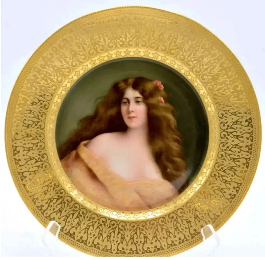 19TH C. ROYAL VIENNA STYLE PLATE: Measures 10 inches d. In perfect condition. Estimate $1200-1500