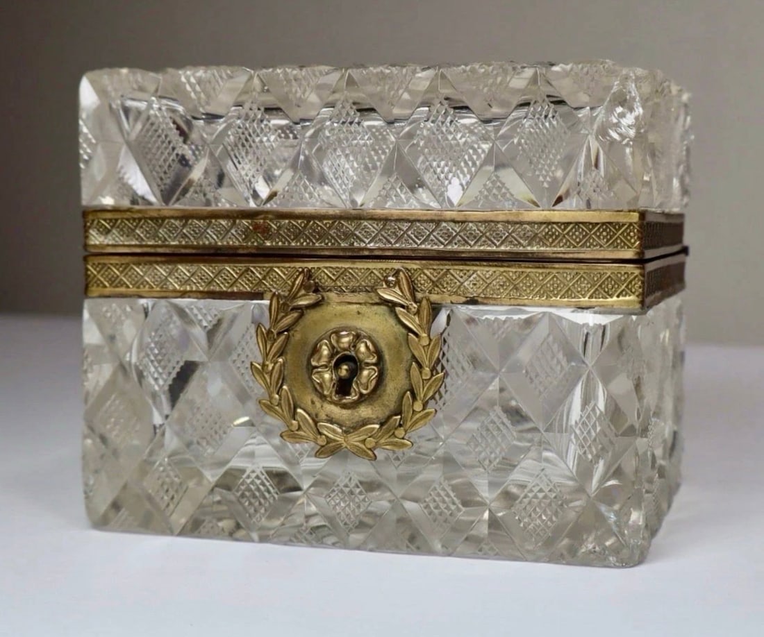 ORMOLU MOUNTED BACCARAT CRYSTAL BOX: Circa 1900. Measures 5.5 x4.5x4 inches. In excellent condition. Estimate $1200-1500