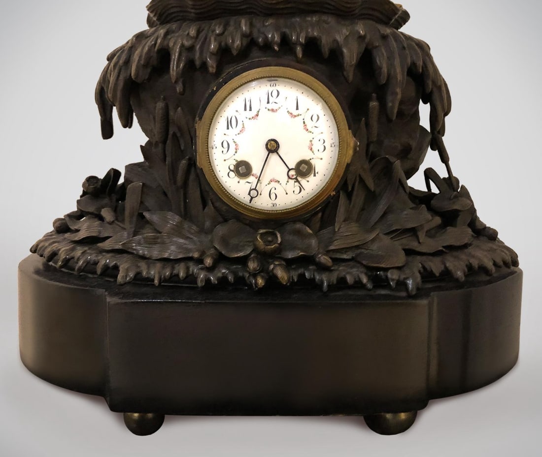 A VERY RARE ANTIQUE BRONZE CLOCK - 5
