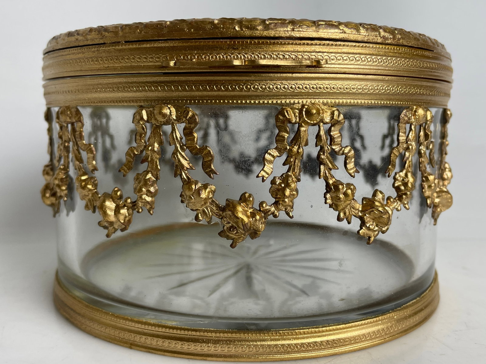 A FRENCH ORMOLU MOUNTED ENAMEL TOP BOX - 2