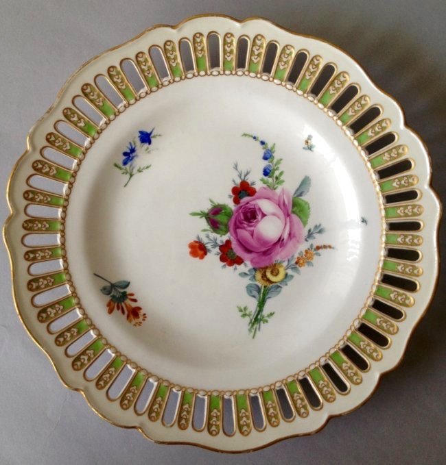 ANTIQUE MEISSEN PLATE (1 of 2)