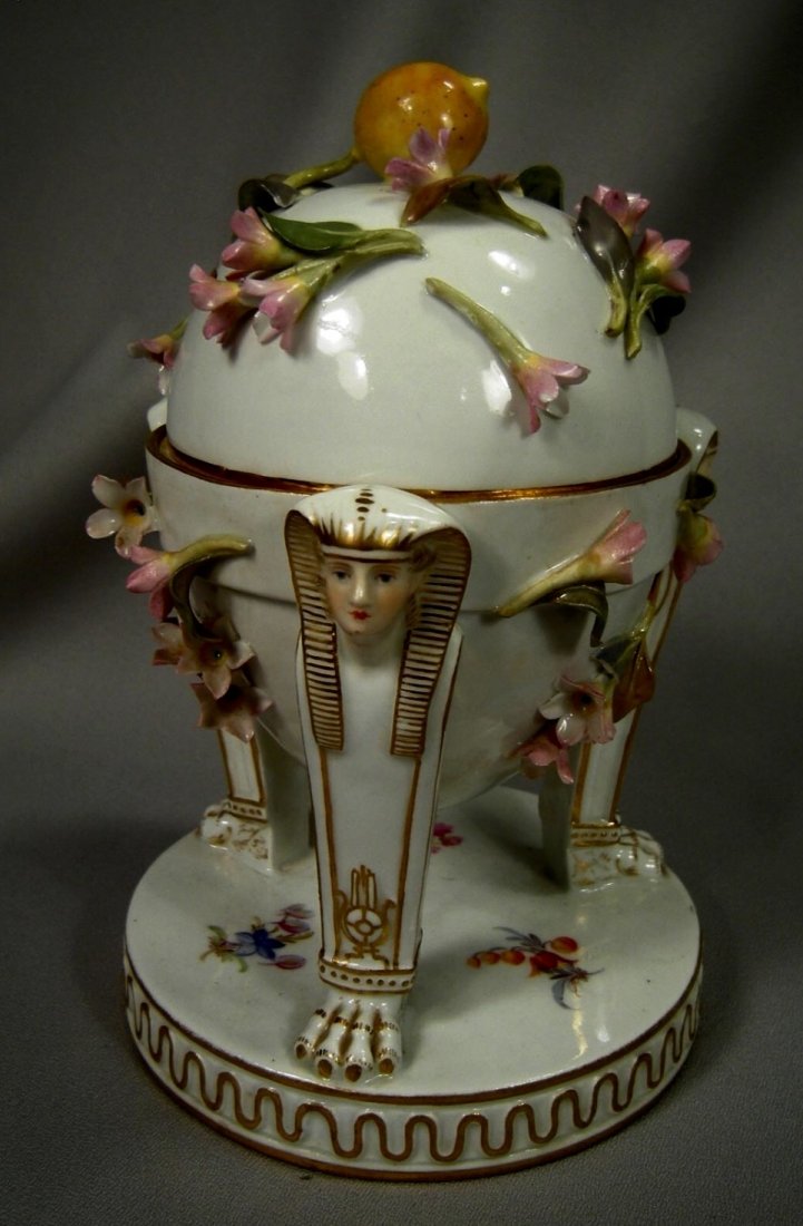 19TH CENTURY FLOWER ENCRUSTED MEISSEN INKWELL (1 of 2)