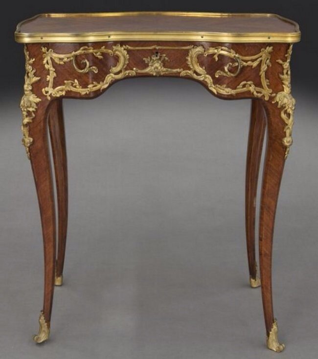 A VERY FINE 19TH CENTURY ORMOLU MOUNTED DESK (1 of 2)