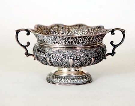 19TH CENTURY CHINESE SILVER BOWL SIGNED (1 of 2)