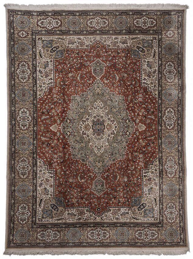 A FINE TABRIZ PERSIAN RUG (1 of 1)