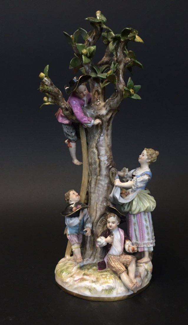 19TH CENTURY MEISSEN GROUP: 11.5\" High , first quality cross swords Mark. Very good condition. Estimate $1.000-1.200