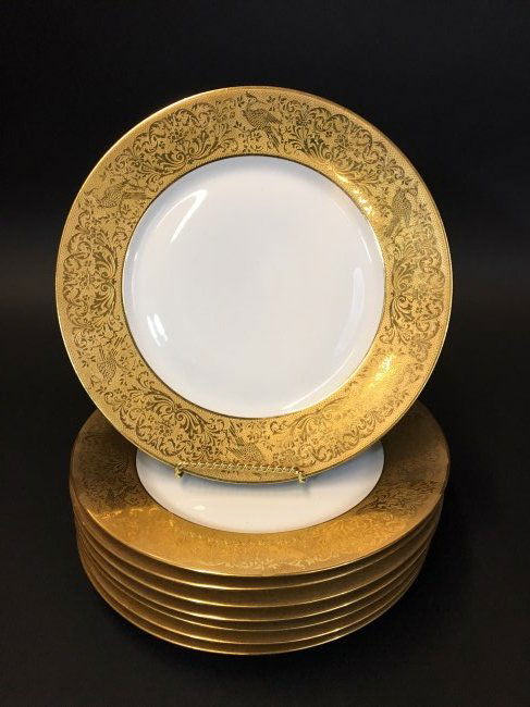 SET OF 8 LIMOGES DINNER PLATES (1 of 2)