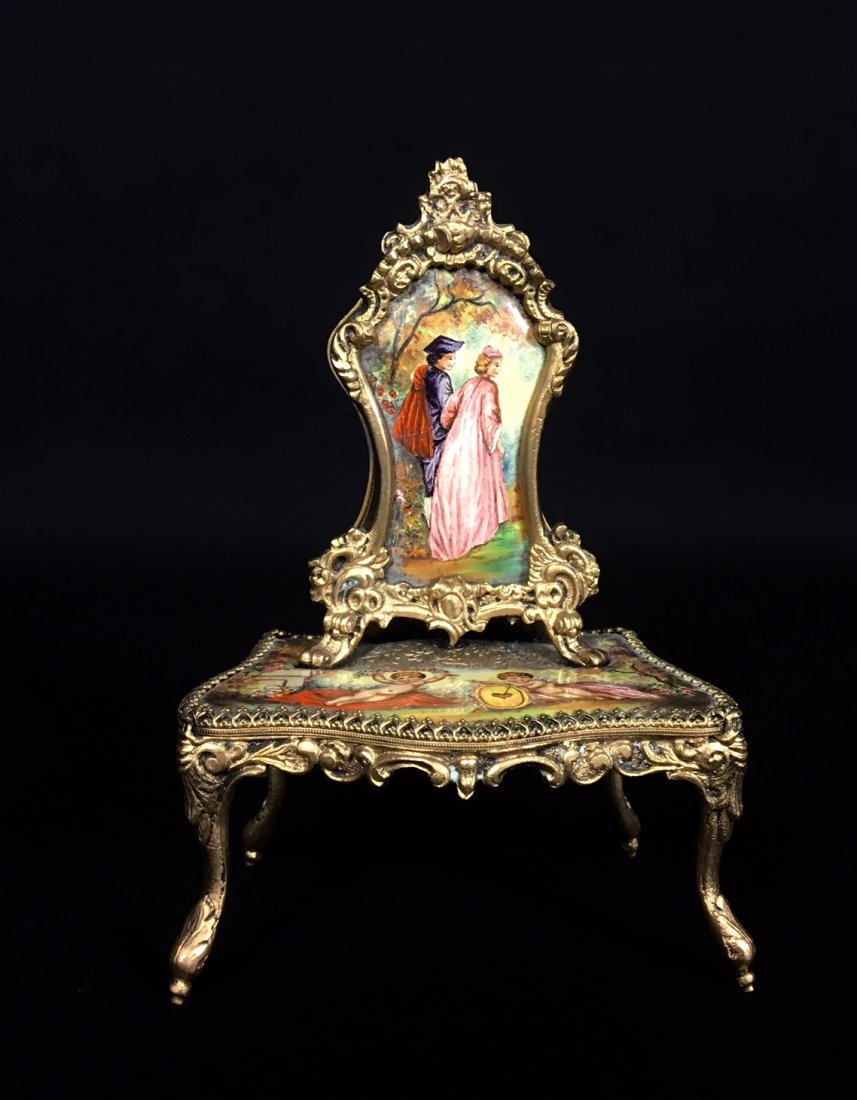 A VERY RARE AUSTRIAN ENAMEL MUSIC BOX (1 of 2)