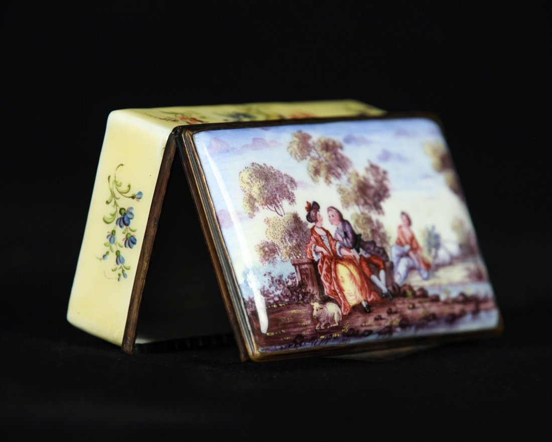 FRENCH PORCELAIN BOX (1 of 2)