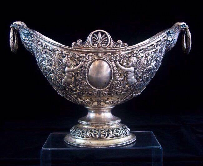 A 19TH CENTURY CONTINENTAL RETICULATED SILVER BOWL (1 of 3)