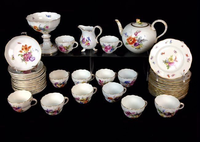 19TH CENTURY MEISSEN TEA SET FOR 12 (1 of 3)