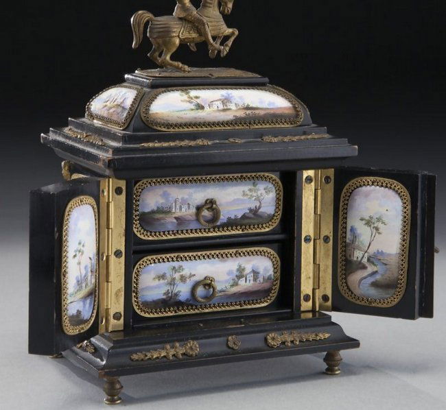 19TH CENTURY VIENNESE ENAMEL JEWELRY BOX (1 of 5)