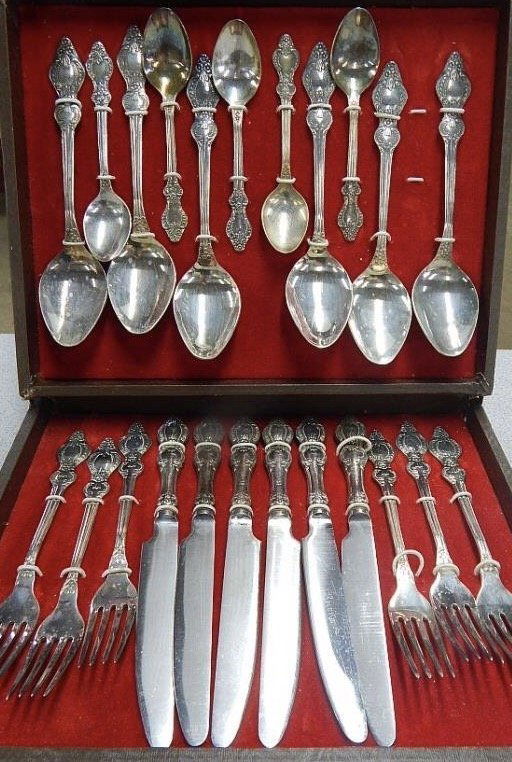RUSSIAN FLATWARE SET FOR 6 IN FITED BOX (1 of 3)