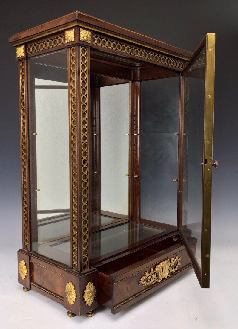 19TH CENTURY TABLE TOP ORMOLU MOUNTED SHOWCASE (1 of 3)