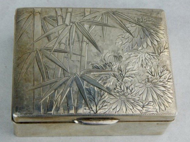 ANTIQUE JAPANESE SILVER BOX (1 of 2)