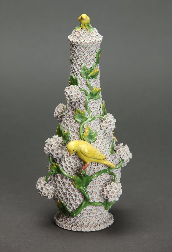 19TH CENTURY MEISSEN SNOWBALL VASE (1 of 1)