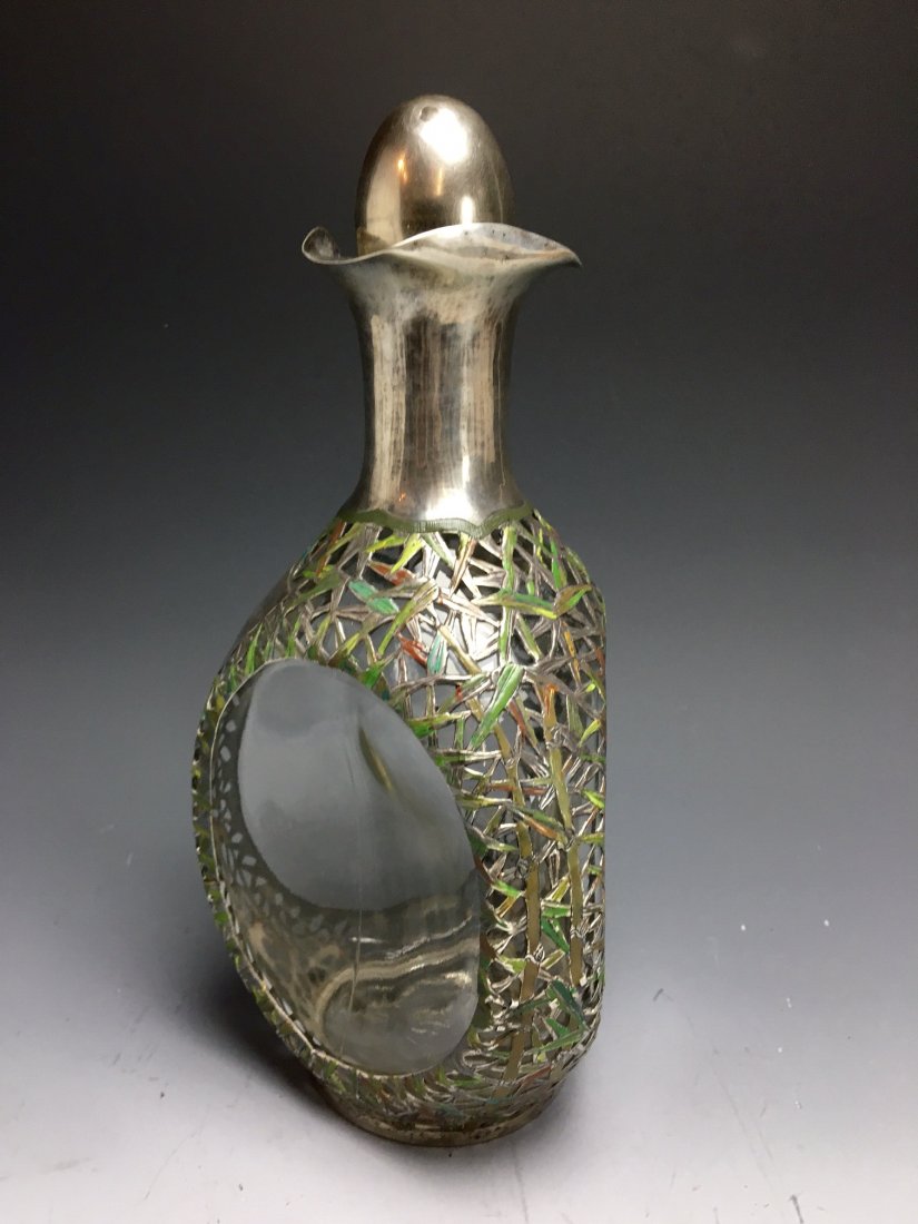 AN ENAMELLED JAPANESE STERLING SILVER LIQUOR BOTTLE (1 of 3)