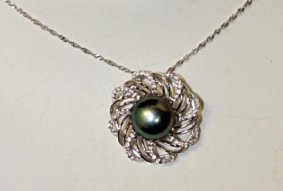 Beautiful Baroque Pearl Flower Necklace: Beautiful Baroque Pearl Necklace