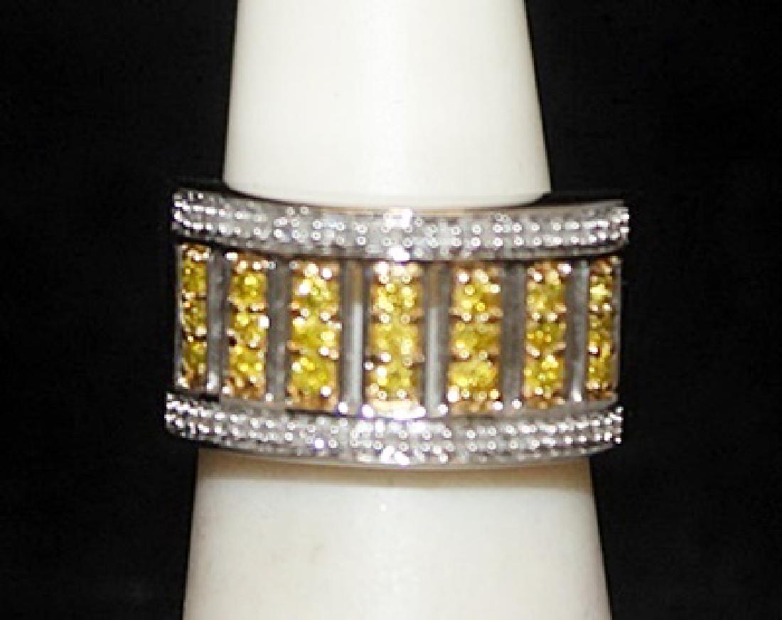 Gorgeous Silver Ring with Canary & White Diamonds: Gorgeous Silver Ring with Canary & White Diamonds (143I) twt approx. 1.50cts VS1 color I.