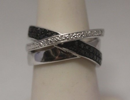 Lavish Black & White Diamonds Silver Ring: Lavish Black & White Diamonds Silver Ring; twt approx. 2cts, size approx. 6.