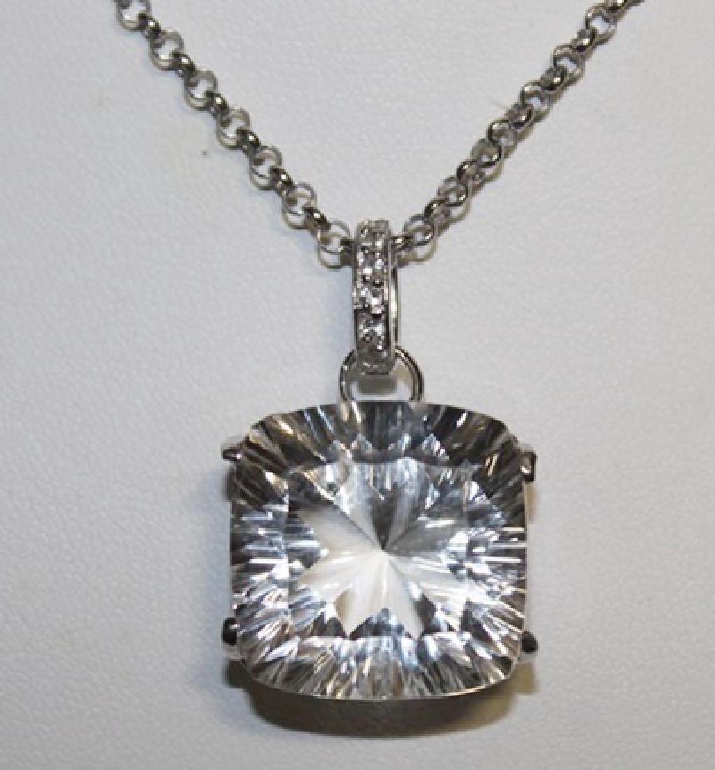 Beautiful Spinel Pendant with Chain.: Beautiful Spinel Pendant with Chain. Spinel approx 15cts.