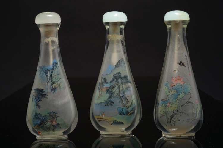 Three painted glass snuff bottles (1 of 2)