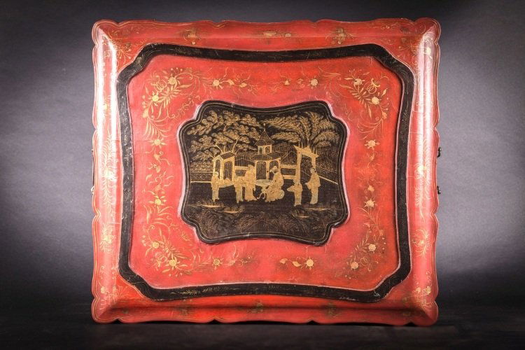 A large lacquer box (1 of 2)