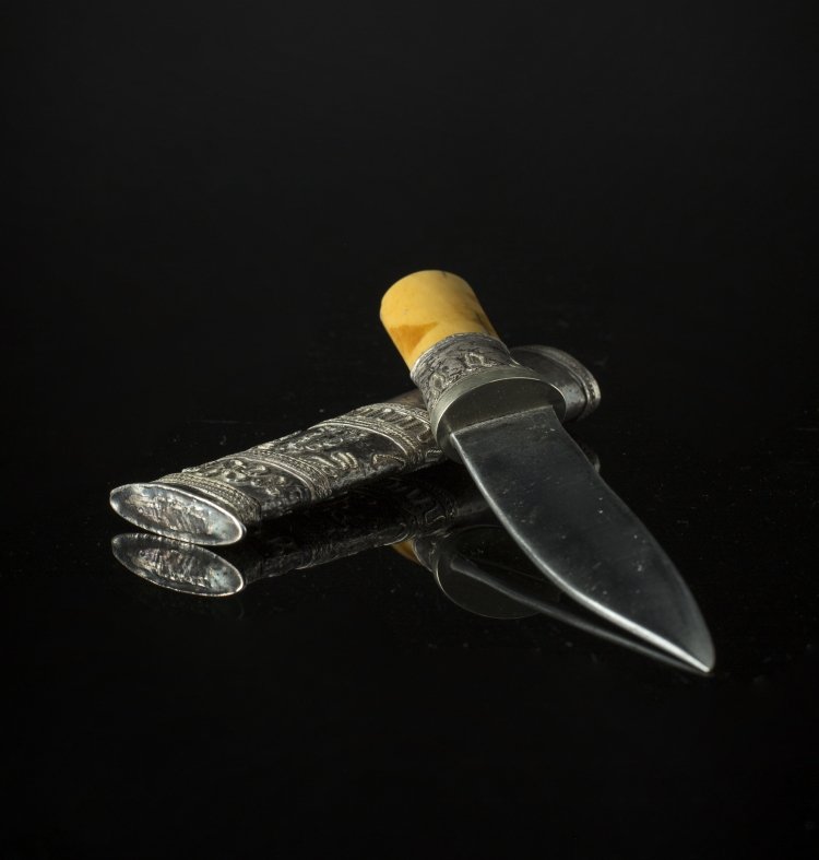 An Indonesian dagger (1 of 2)