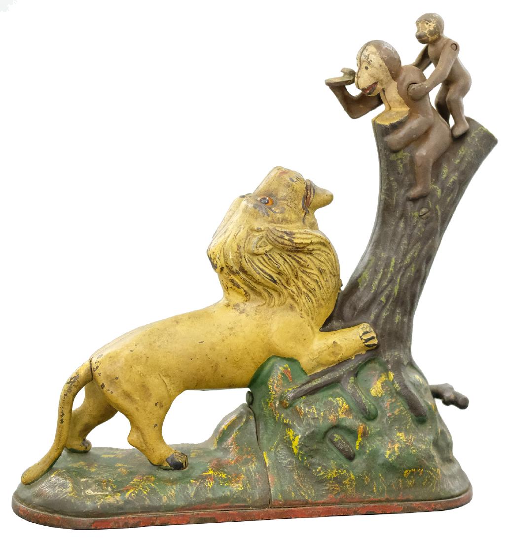 Lion and Monkeys Bank - Double Peanut Shaped Knot (1 of 1)