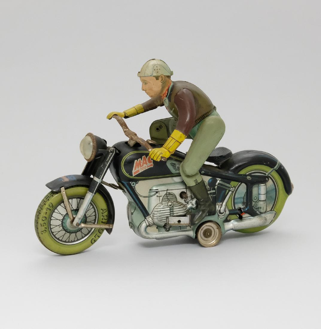 Mac 700 Motorcycle (1 of 1)