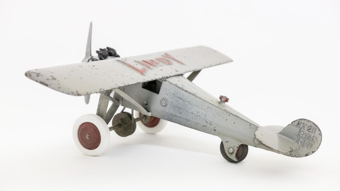 "Lindy" Airplane with Turning Propeller (1 of 1)