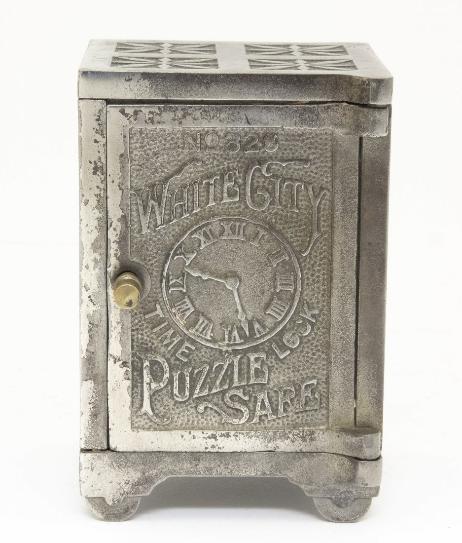 White City Puzzle Safe #326 Iron Bank (1 of 2)