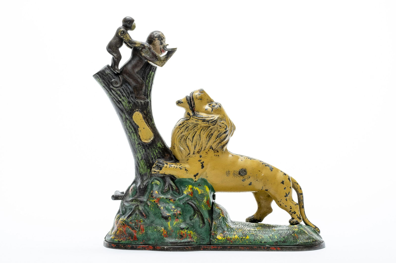 Lion & Monkeys - Double Peanut (1 of 1)