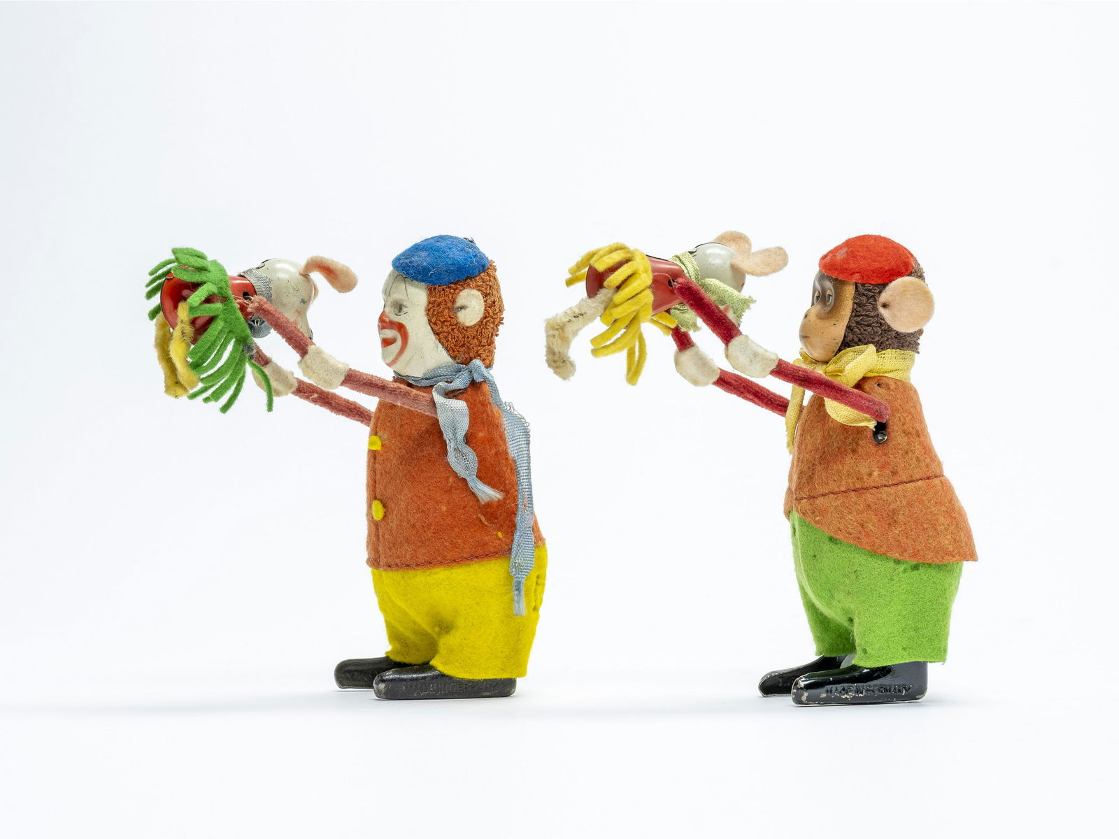 Schuco & Co. Monkeys Holding Baby/Clown Holding Baby (1 of 1)