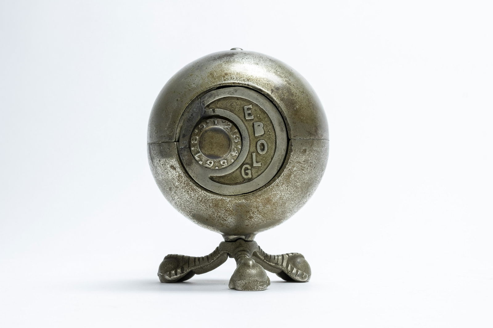 Globe Safe on Feet (1 of 2)