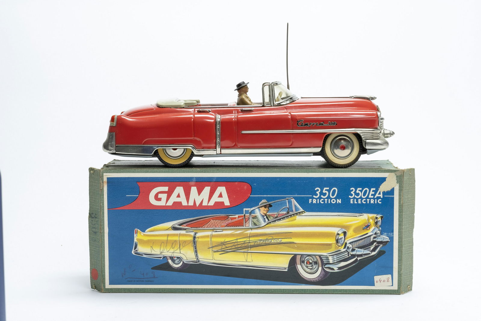 Gama Cadillac Convertible with Box (1 of 6)