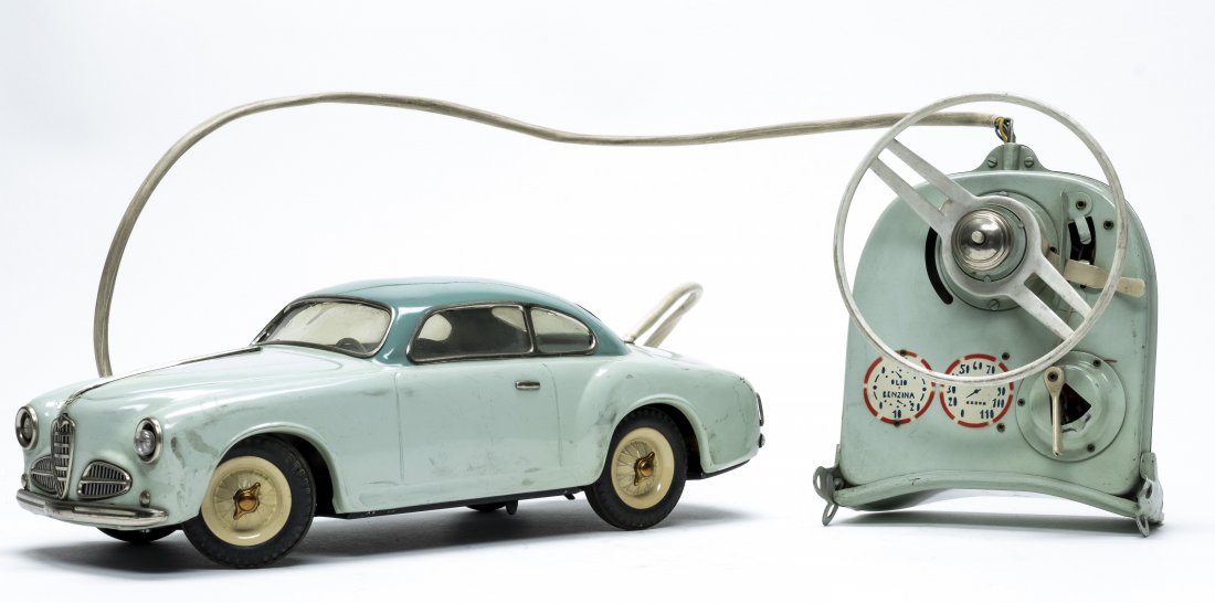 Ventura Alpha Romeo Coupe 1900 Tin Toy (1 of 5)