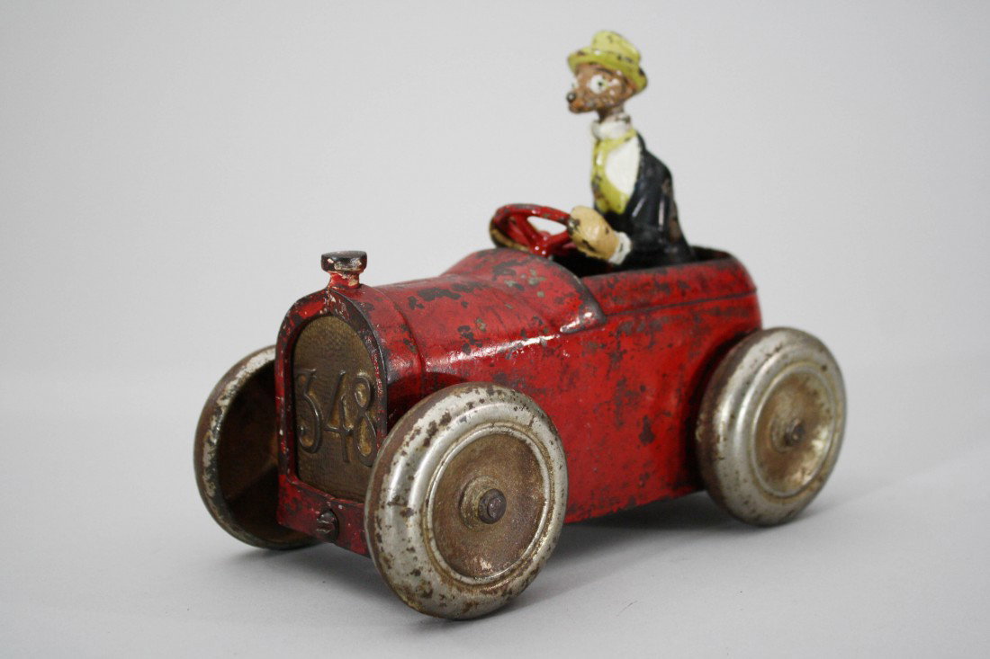 Andy Gump Car: Arcade Mfg. – Circa 1925 This is a classic comic toy that is 7" long. Material: Cast Iron