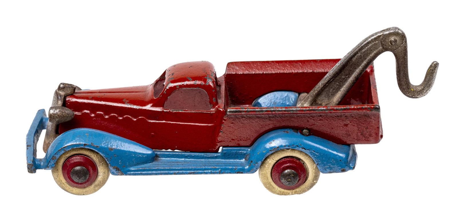 Pontiac Tow Truck Iron Toy: Made by Dent Hardware Company. Fullerton, Pa. - 1932 - 5 1/2" Long.