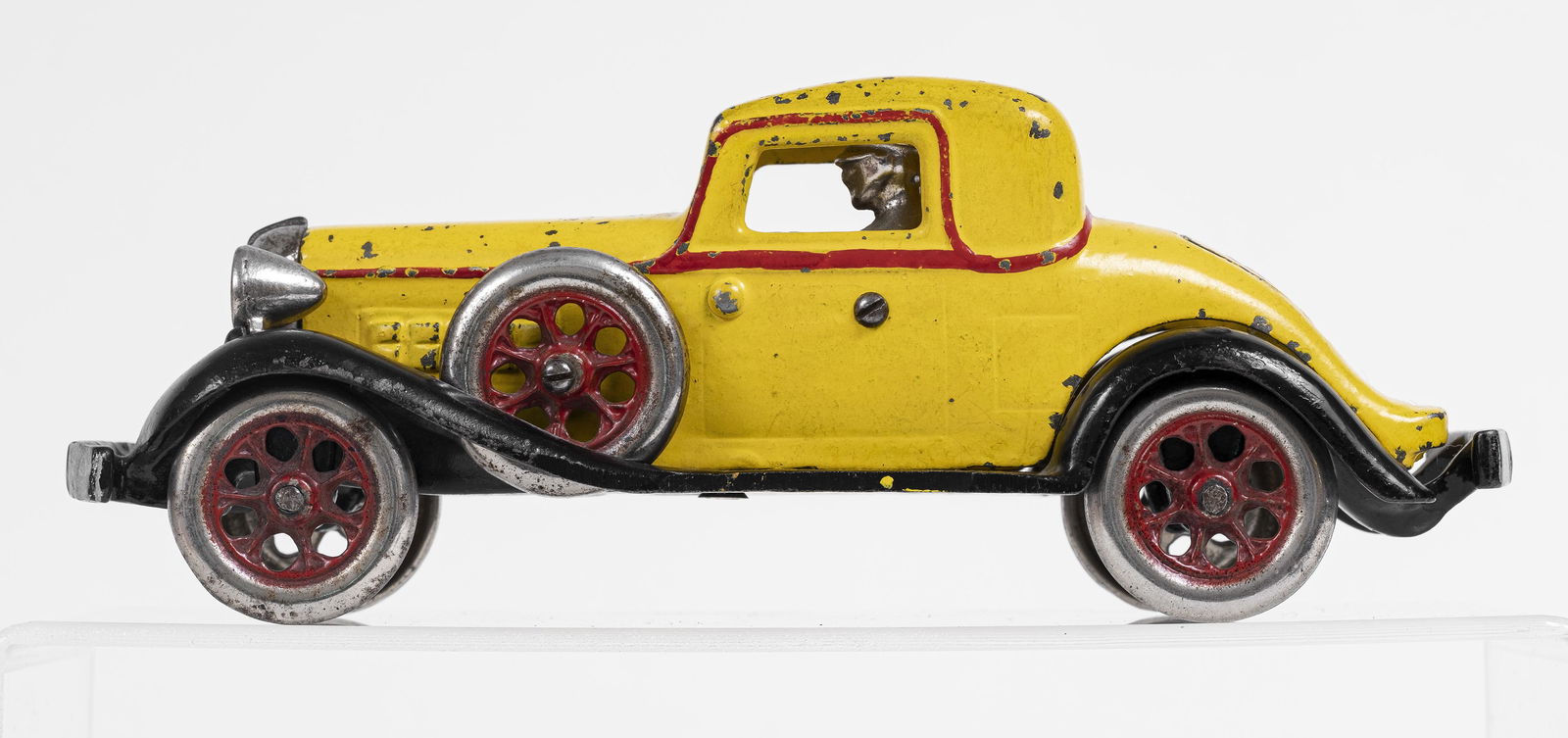 "Reo" Coupe - Cast Iron Toy (1 of 5)