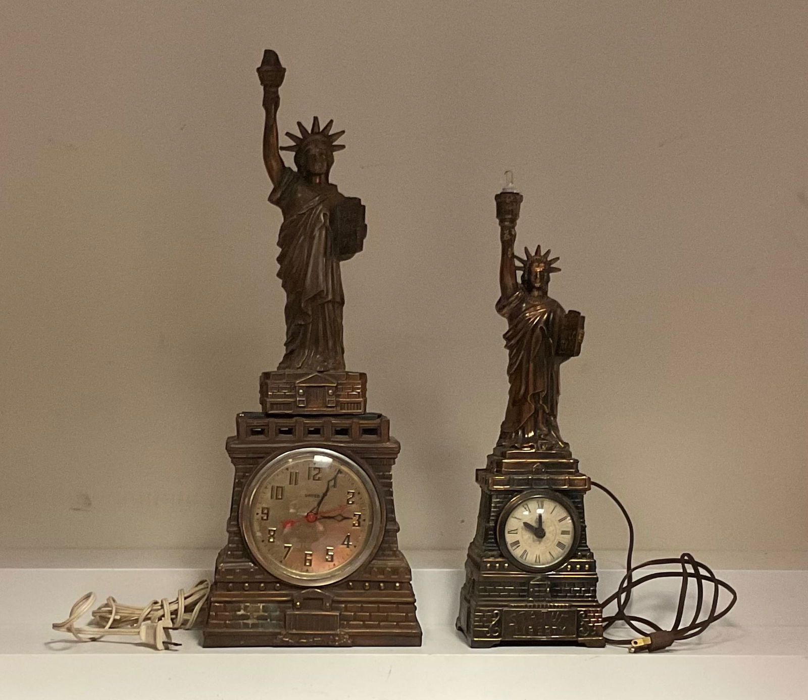 Two Statue of Liberty Electric Clocks (1 of 2)